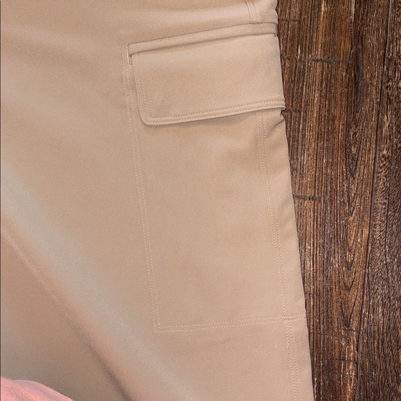Athleta Promenade Cargo Pants Khaki Wide Leg Size Large NWT - Picture 7 of 9